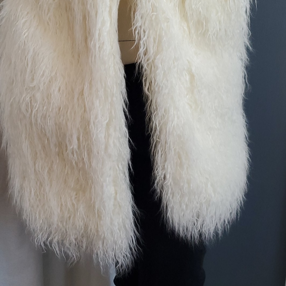 French Connection Mob Wife Faux Fur Sleeveless Coat - Picture 3 of 12
